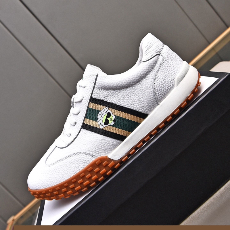 G*u*i casual shoes